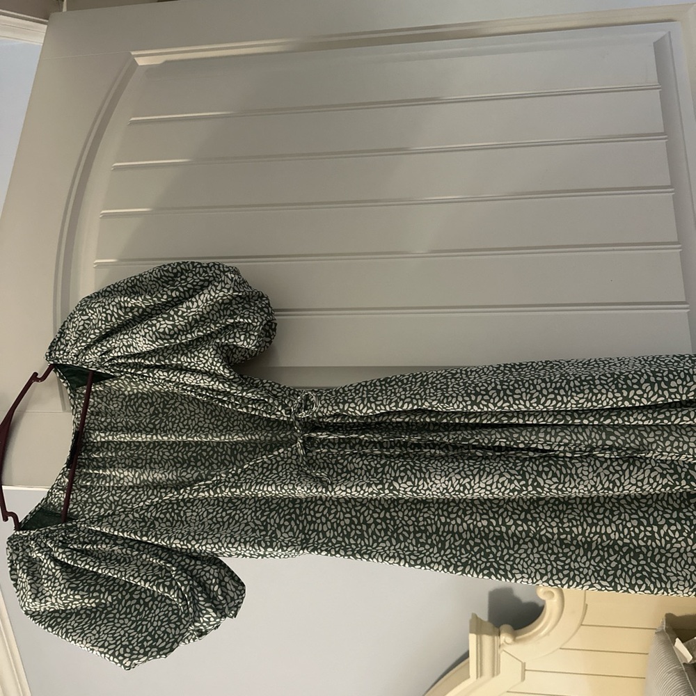 Green Patterned Dress with Puff Sleeves